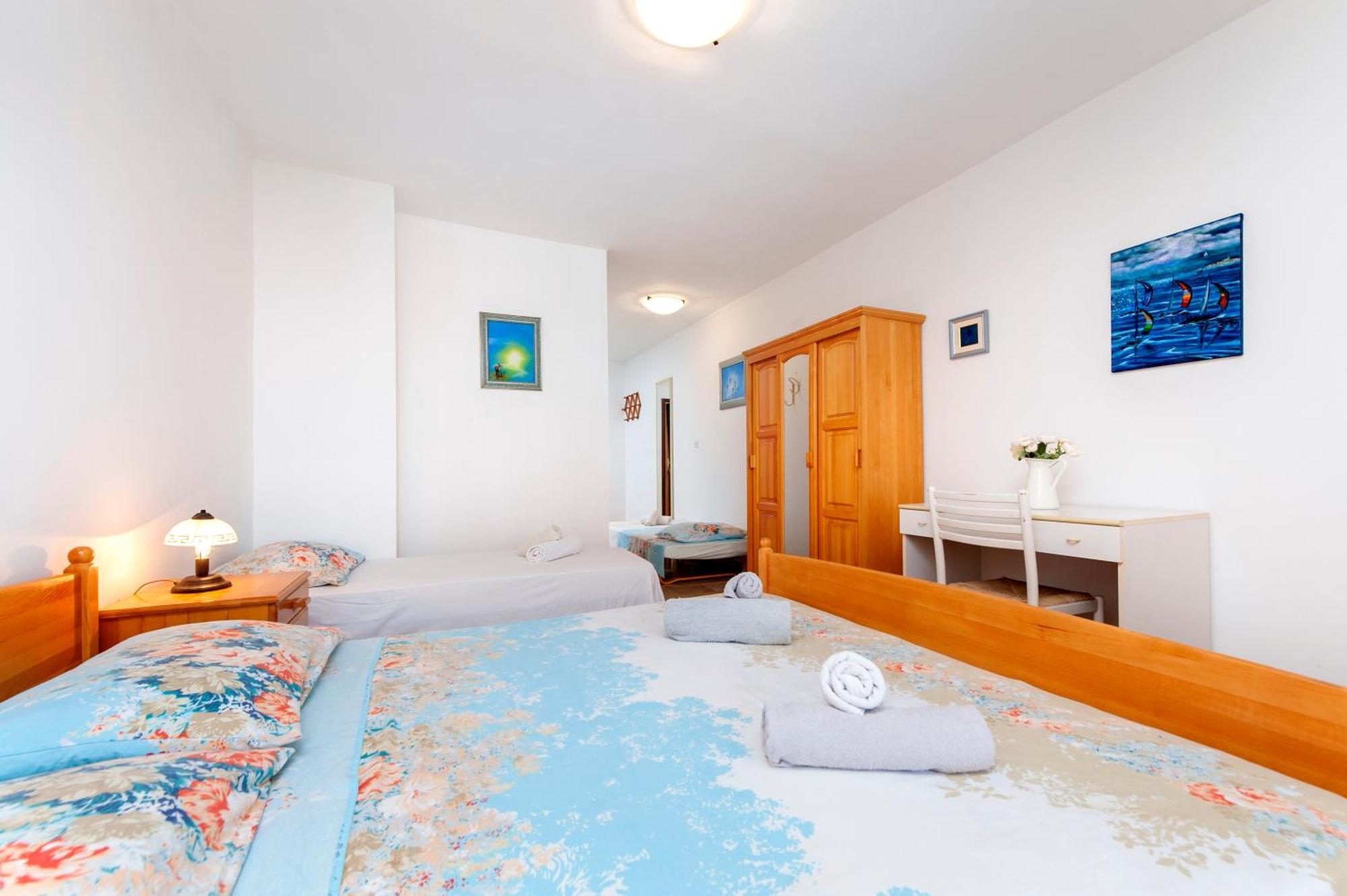 Luna Tsuki Seven Aparthotel